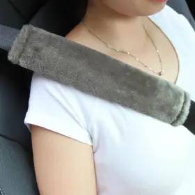 702029286983 AMOOCA Fur Seatbelt Cover Car Airplane Seat Belt