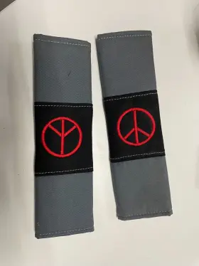 SBC-CO23I26-PEA82-1 DESIGNCOVERS Seat Belt Covers Peace