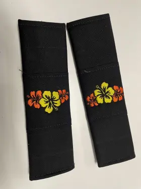 SBC-CO26-HIB4181 DESIGNCOVERS Seat Belt Covers Hibiscus