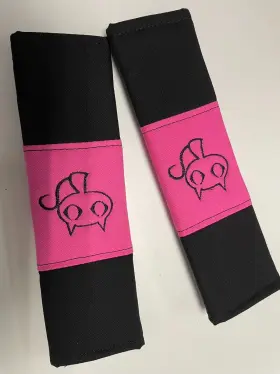SBC-CO26I72-CAT26 DESIGNCOVERS Pink Seat Belt Covers Cat