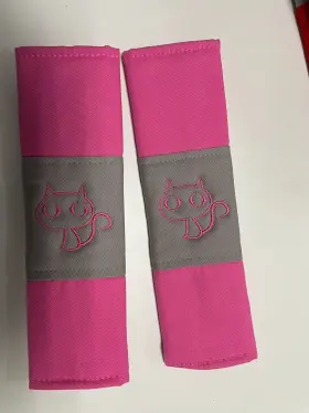 SBC-CO72I20-CAT72 DESIGNCOVERS Pink Seat Belt Covers Cat