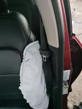 LJ6Z78611B09AA FORD TRUCK Driver Front Seat Belt Escape
